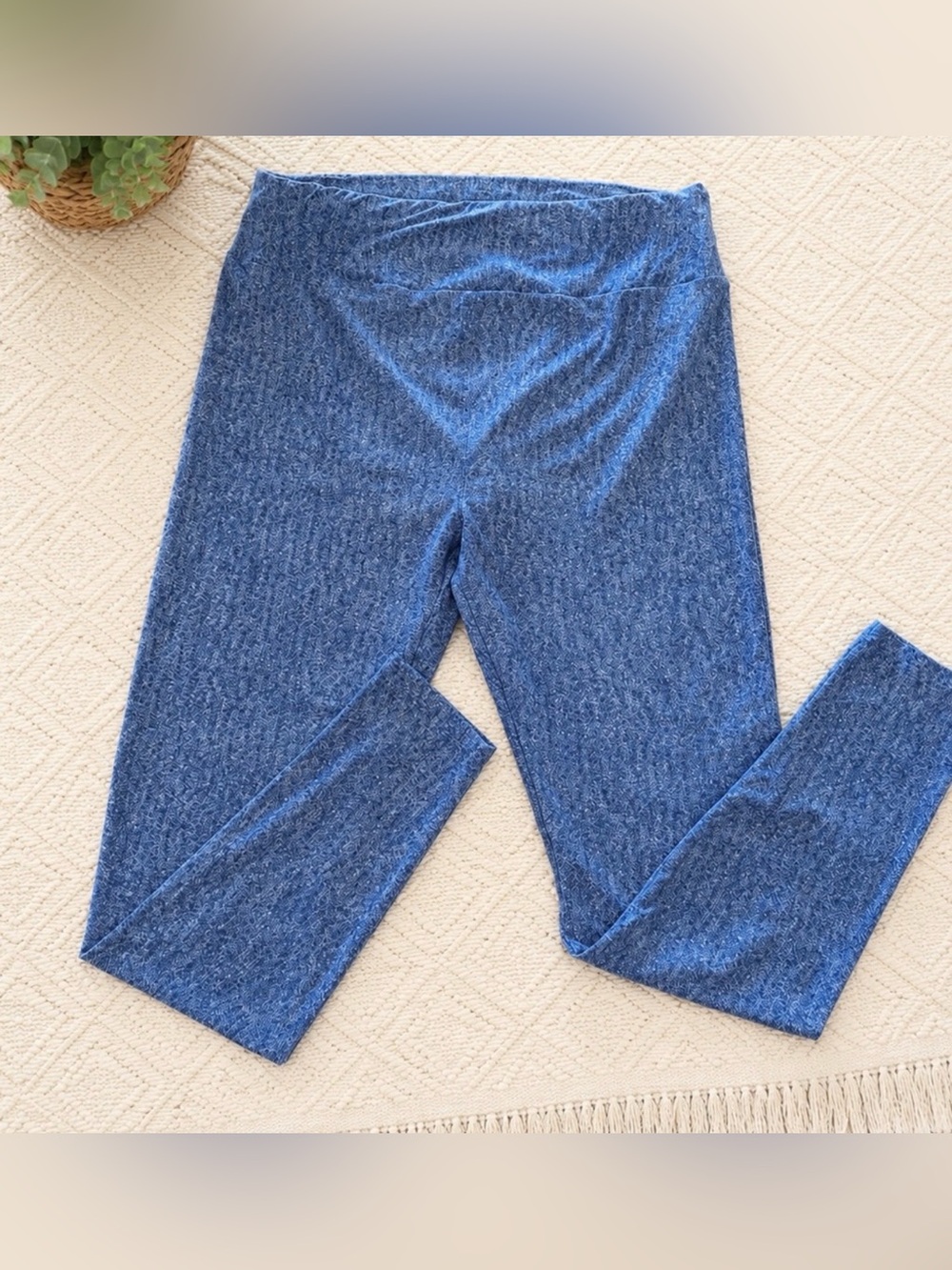 LuLaRoe TC Heathered Blue Buttery Soft Leggings Women’s Tall & Curvy